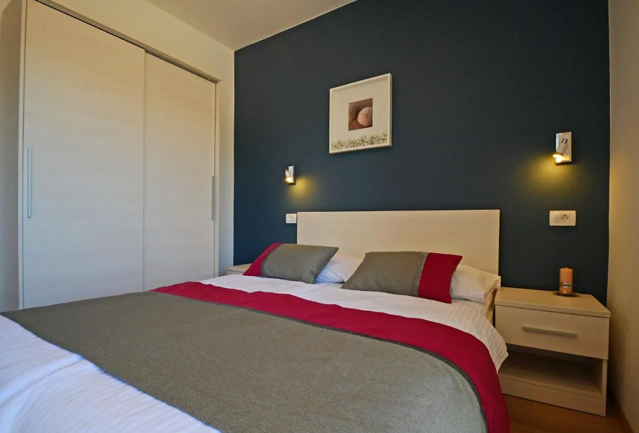 Three-Bedroom Apartment Rabac Near Sea