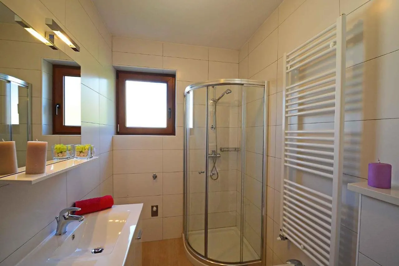 Three-Bedroom Apartment Rabac Near Sea