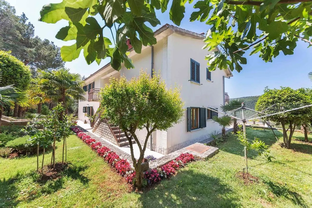 Three-Bedroom Apartment Rabac Near Sea 0*,  Kroatien