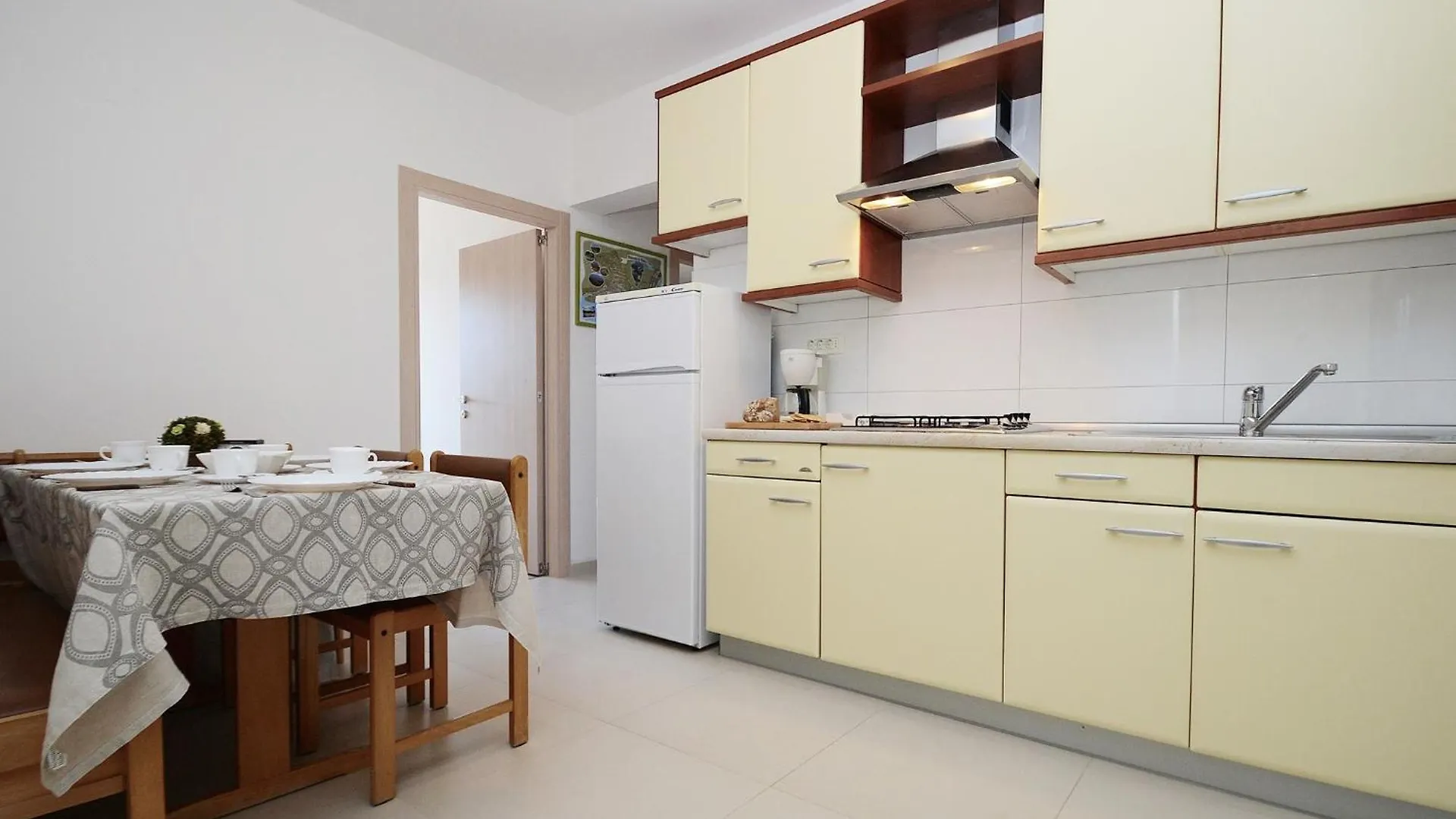 Three-Bedroom Apartment Rabac Near Sea