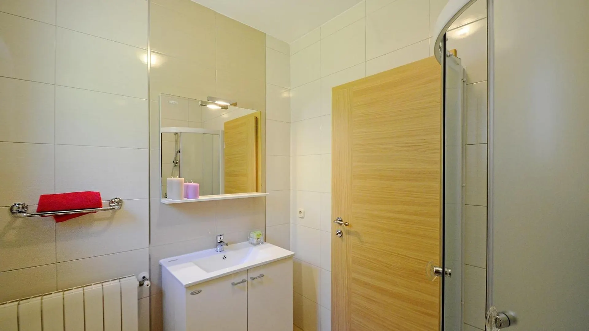 Three-Bedroom Apartment Rabac Near Sea