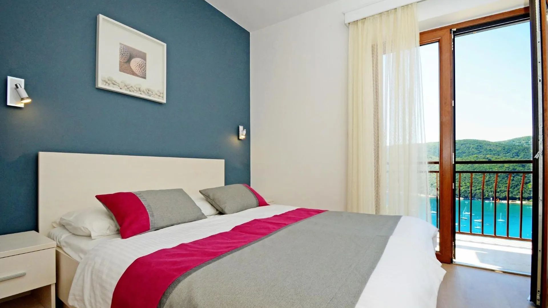 Three-Bedroom Apartment Rabac Near Sea 0*,