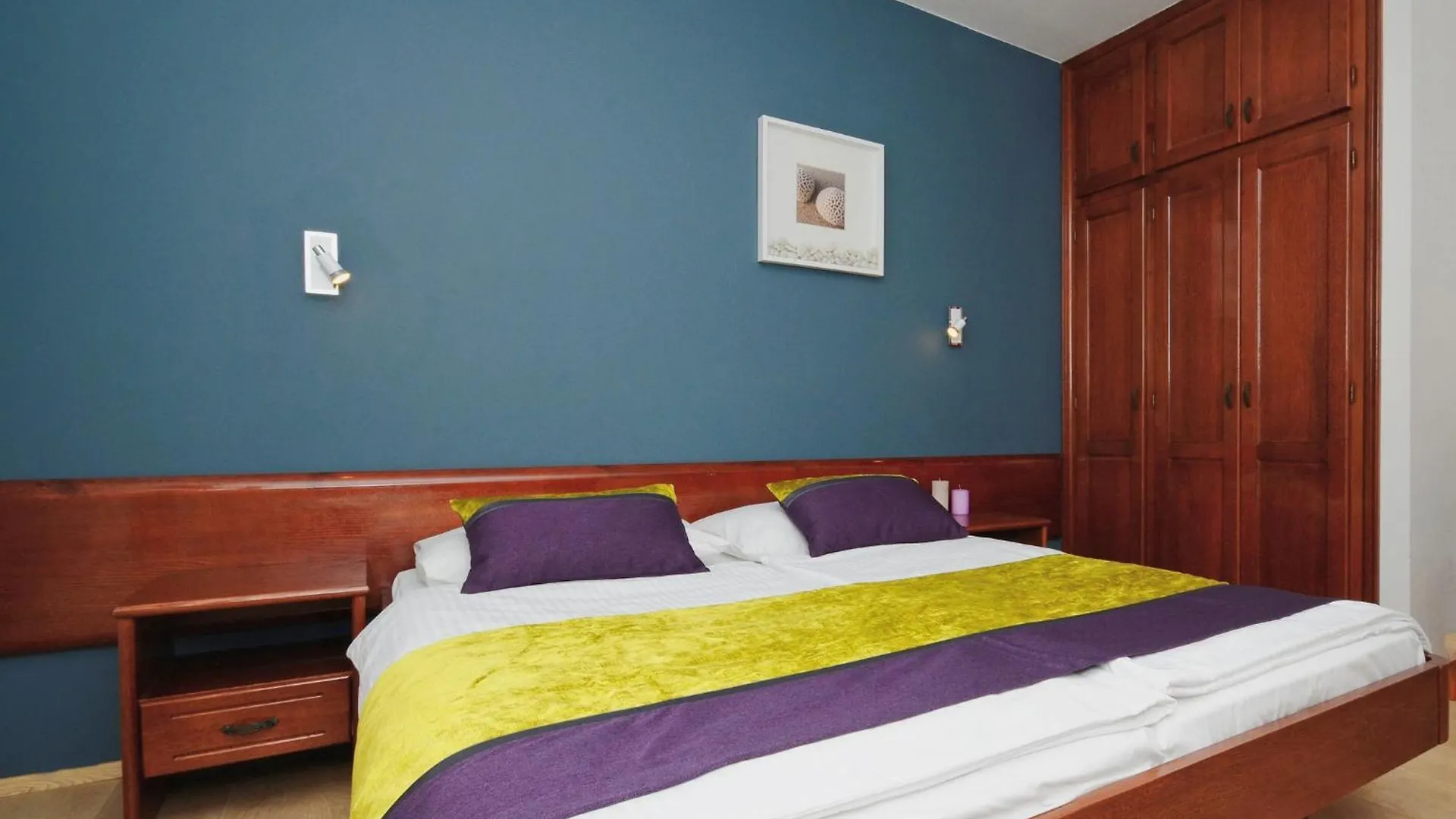 Three-Bedroom Apartment Rabac Near Sea