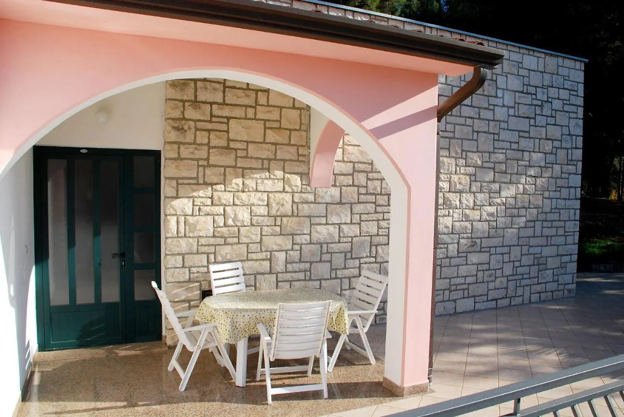 Three-Bedroom Apartment Rabac Near Sea Kroatien